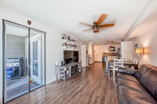 6315-755 Copperpond Boulevard Se, Calgary, AB - Indoor Photo Showing Living Room