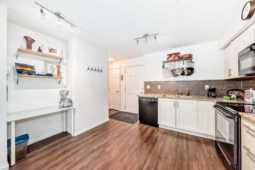 6315-755 Copperpond Boulevard Se, Calgary, AB - Indoor Photo Showing Kitchen