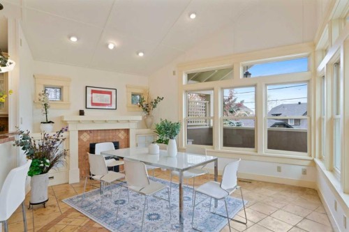 342 Superior Avenue Sw, Calgary, AB - Indoor Photo Showing Dining Room