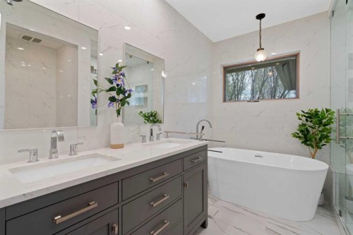 342 Superior Avenue Sw, Calgary, AB - Indoor Photo Showing Bathroom