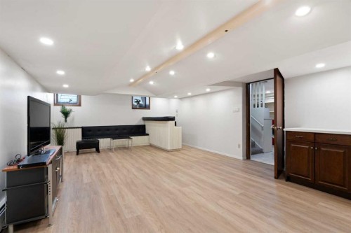 342 Superior Avenue Sw, Calgary, AB - Indoor