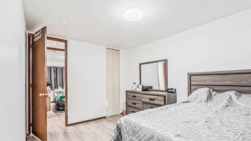 379 Maitland Crescent Ne, Calgary, AB - Indoor Photo Showing Bedroom
