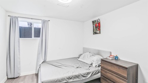 379 Maitland Crescent Ne, Calgary, AB - Indoor Photo Showing Bedroom