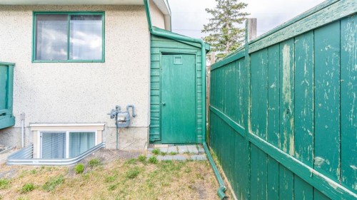 379 Maitland Crescent Ne, Calgary, AB - Outdoor With Exterior