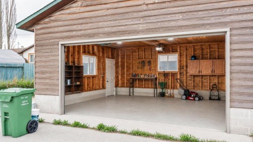 379 Maitland Crescent Ne, Calgary, AB - Outdoor With Exterior