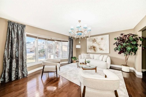 36 Varsity Estates Court Nw, Calgary, AB - Indoor Photo Showing Living Room