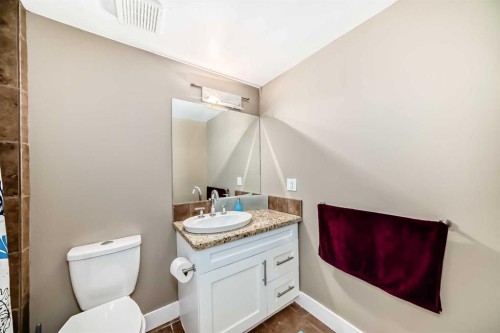 36 Varsity Estates Court Nw, Calgary, AB - Indoor Photo Showing Bathroom