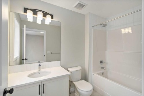 1449 Rangeview Drive Se, Calgary, AB - Indoor Photo Showing Bathroom