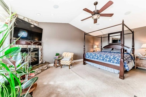 10909 Eamon Road Nw, Calgary, AB - Indoor Photo Showing Bedroom
