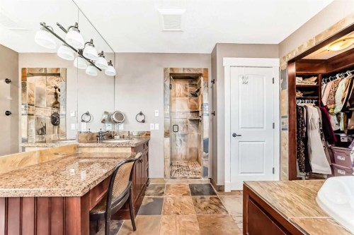 10909 Eamon Road Nw, Calgary, AB - Indoor Photo Showing Bathroom
