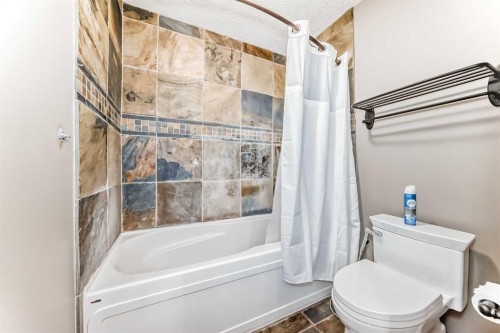 10909 Eamon Road Nw, Calgary, AB - Indoor Photo Showing Bathroom