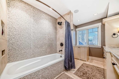 10909 Eamon Road Nw, Calgary, AB - Indoor Photo Showing Bathroom