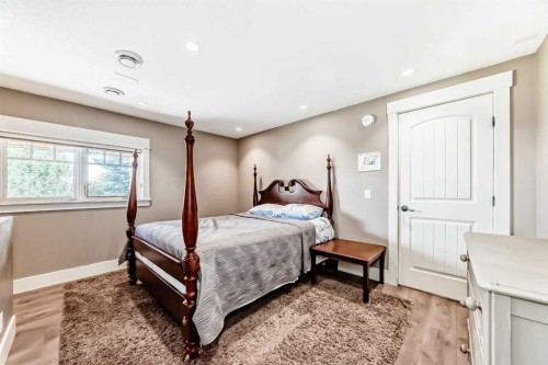 10909 Eamon Road Nw, Calgary, AB - Indoor Photo Showing Bedroom