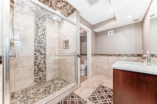 10909 Eamon Road Nw, Calgary, AB - Indoor Photo Showing Bathroom