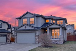 222 West  Creek Mews Chestermere, AB T1X 1S1