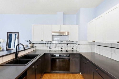 45 Patterson Hill Sw, Calgary, AB - Indoor Photo Showing Kitchen With Double Sink With Upgraded Kitchen