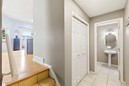 45 Patterson Hill Sw, Calgary, AB - Indoor Photo Showing Other Room