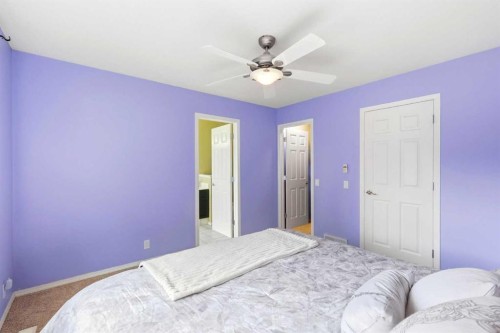 45 Patterson Hill Sw, Calgary, AB - Indoor Photo Showing Bedroom