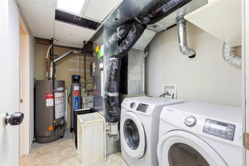 45 Patterson Hill Sw, Calgary, AB - Indoor Photo Showing Laundry Room