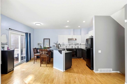 45 Patterson Hill Sw, Calgary, AB - Indoor Photo Showing Kitchen With Upgraded Kitchen