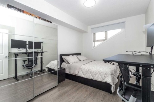 403-117 Copperpond Common Se, Calgary, AB - Indoor Photo Showing Bedroom