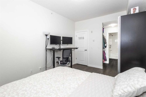 403-117 Copperpond Common Se, Calgary, AB - Indoor Photo Showing Bedroom