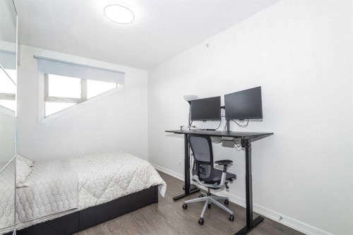 403-117 Copperpond Common Se, Calgary, AB - Indoor Photo Showing Bedroom