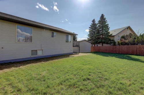 301 9 Street, Beiseker, AB - Outdoor