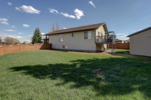 301 9 Street, Beiseker, AB - Outdoor