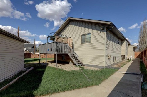 301 9 Street, Beiseker, AB - Outdoor With Exterior