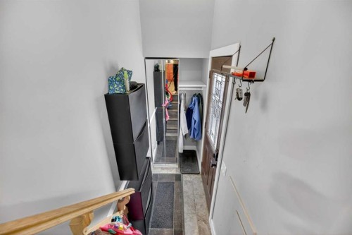 35 Queen Isabella Close Se, Calgary, AB - Indoor Photo Showing Other Room