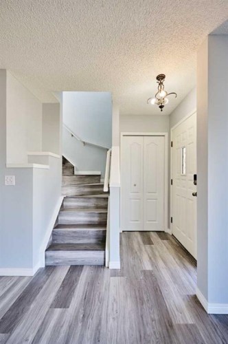 1085 Country Hills Circle Nw, Calgary, AB - Indoor Photo Showing Other Room