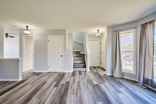 1085 Country Hills Circle Nw, Calgary, AB - Indoor Photo Showing Other Room