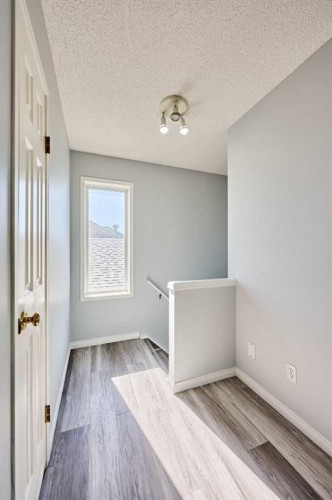 1085 Country Hills Circle Nw, Calgary, AB - Indoor Photo Showing Other Room