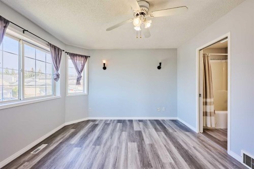 1085 Country Hills Circle Nw, Calgary, AB - Indoor Photo Showing Other Room