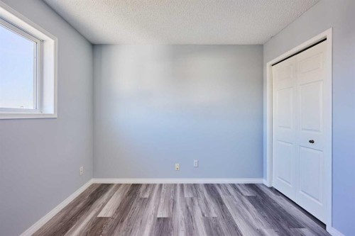 1085 Country Hills Circle Nw, Calgary, AB - Indoor Photo Showing Other Room