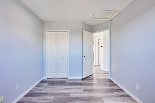 1085 Country Hills Circle Nw, Calgary, AB - Indoor Photo Showing Other Room
