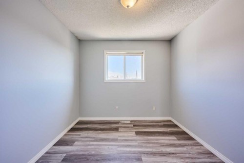 1085 Country Hills Circle Nw, Calgary, AB - Indoor Photo Showing Other Room