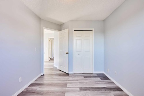 1085 Country Hills Circle Nw, Calgary, AB - Indoor Photo Showing Other Room