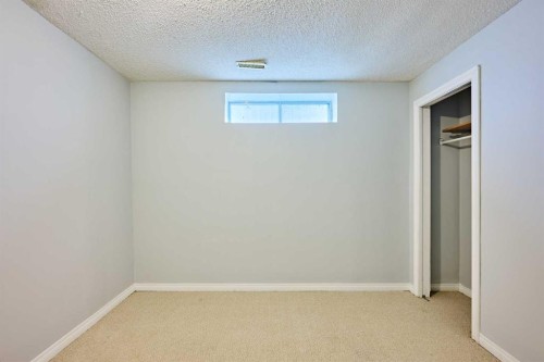 1085 Country Hills Circle Nw, Calgary, AB - Indoor Photo Showing Other Room