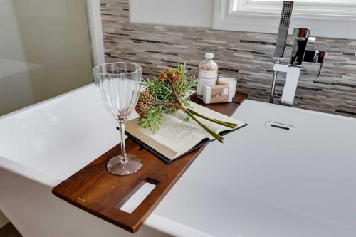 80 Canoe Square Sw, Airdrie, AB - Indoor Photo Showing Other Room