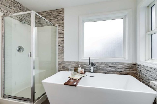 80 Canoe Square Sw, Airdrie, AB - Indoor Photo Showing Bathroom
