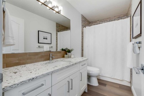 80 Canoe Square Sw, Airdrie, AB - Indoor Photo Showing Bathroom