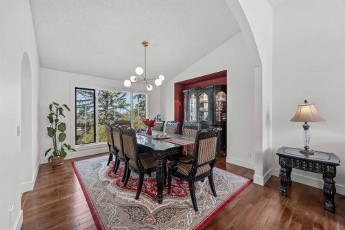 1360 Shawnee Road Sw, Calgary, AB - Indoor Photo Showing Dining Room