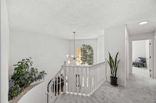 1360 Shawnee Road Sw, Calgary, AB - Indoor Photo Showing Other Room