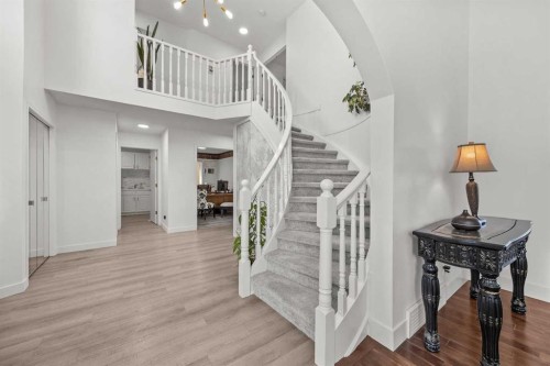 1360 Shawnee Road Sw, Calgary, AB - Indoor Photo Showing Other Room