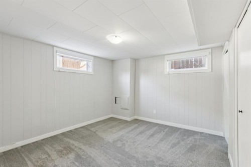 48 Haddock Road Sw, Calgary, AB - Indoor Photo Showing Other Room