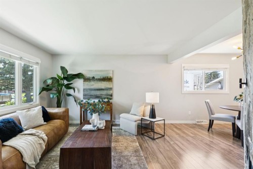 48 Haddock Road Sw, Calgary, AB - Indoor Photo Showing Living Room