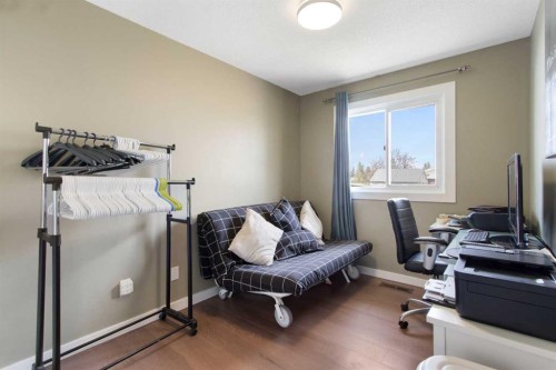 124 Maitland Drive Ne, Calgary, AB - Indoor