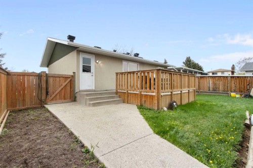 124 Maitland Drive Ne, Calgary, AB - Outdoor